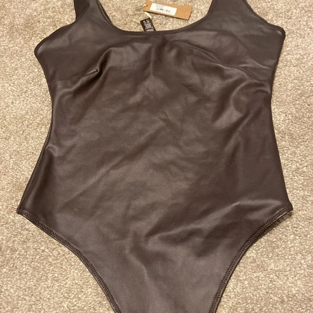 Skims body suit - Picture 2 of 5